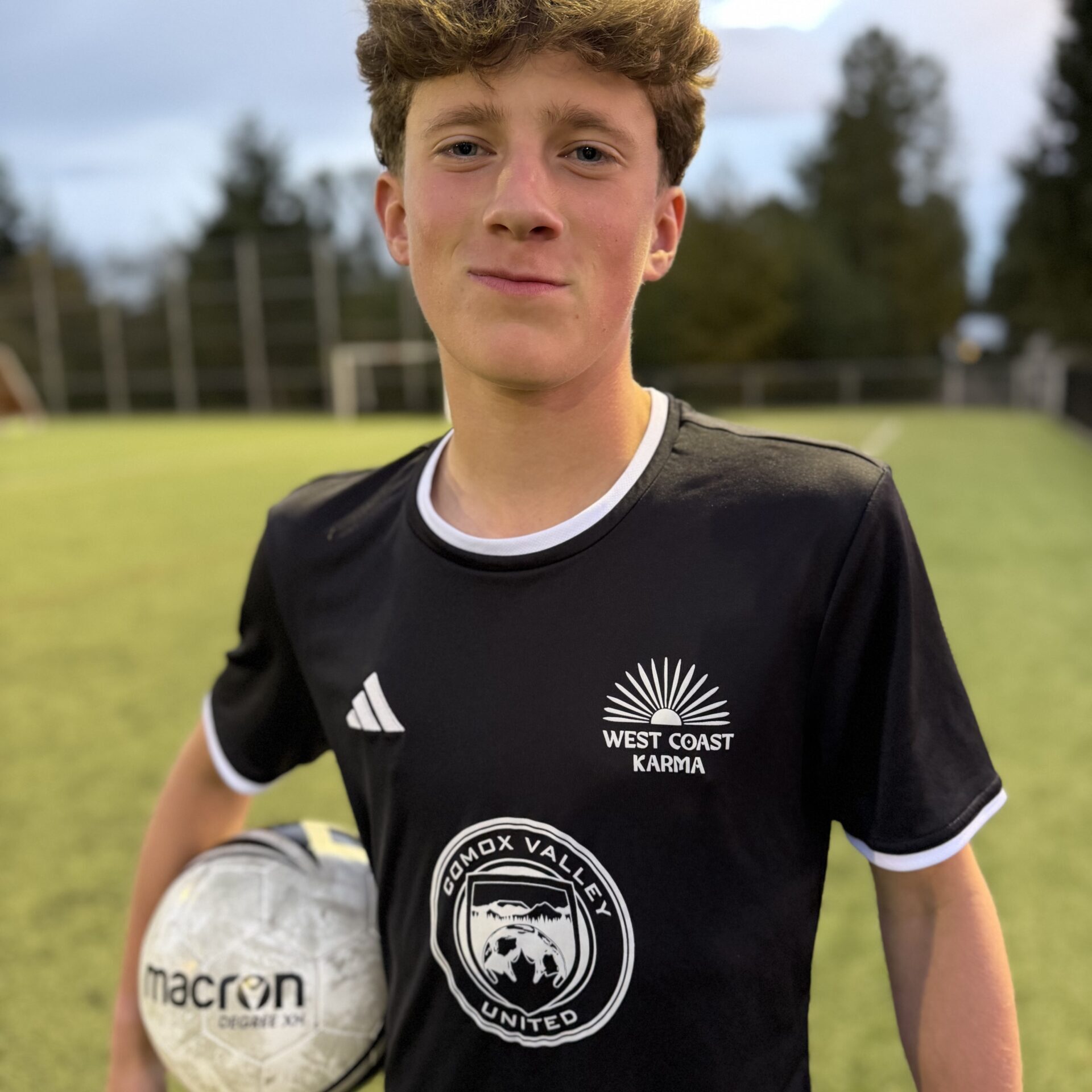 Anton S 2026 holding ball